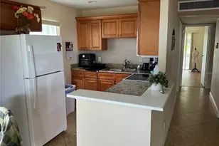 1802 Bedford Ln, Sun City Center, FL 33573 - Photo 10