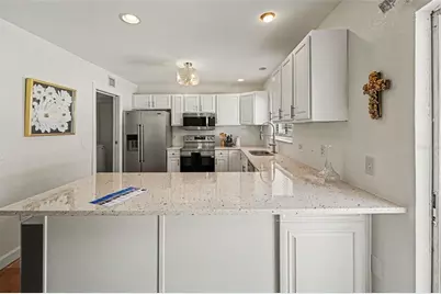 6490 Cape Hatteras Way NE #4, Saint Petersburg, FL 33702 - Photo 12