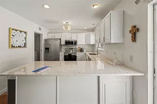 6490 Cape Hatteras Way NE, Saint Petersburg, FL 33702 - Photo 12