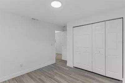 8201 Riverside Drive NE, Saint Petersburg, FL 33702 - Photo 18