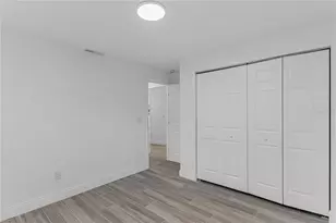 8201 Riverside Dr NE, Saint Petersburg, FL 33702 - Photo 18