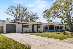 8201 Riverside Dr NE, Saint Petersburg, FL 33702 - Photo 2