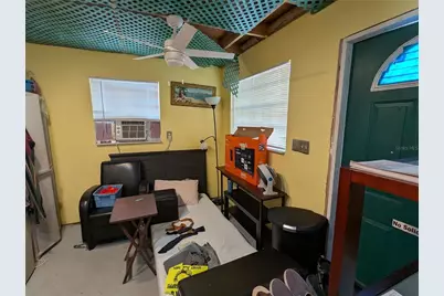 8740 N Tangerine Place, Tampa, FL 33617 - Photo 20