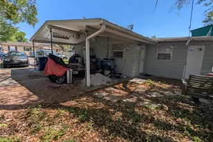 8740 N Tangerine Pl, Tampa, FL 33617 - Photo 30