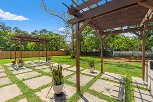 2524 Victarra Cir, Lutz, FL 33559 - Photo 22