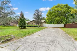 2524 Victarra Cir, Lutz, FL 33559 - Photo 4