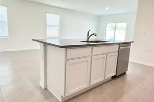 35629 Kinsey Pt, Zephyrhills, FL 33541 - Photo 16