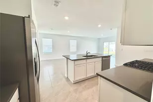 35629 Kinsey Pt, Zephyrhills, FL 33541 - Photo 14