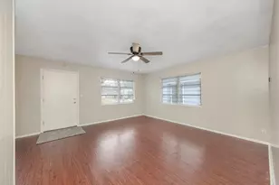 2423 Auburn St S, Saint Petersburg, FL 33712 - Photo 4