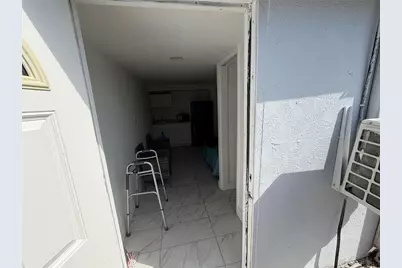 126 Miami Gardens Road, West Park, FL 33023 - Photo 16