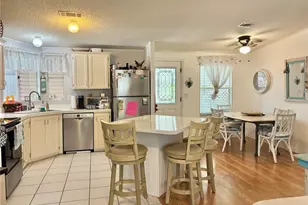 102 Americana Ct NE, Saint Petersburg, FL 33702 - Photo 12