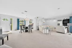 10100 Commodore Dr, Seminole, FL 33776 - Photo 6