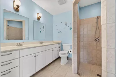 10100 Commodore Drive, Seminole, FL 33776 - Photo 30
