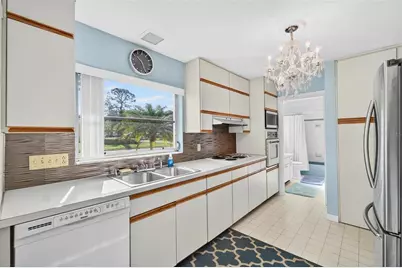 10100 Commodore Drive, Seminole, FL 33776 - Photo 10