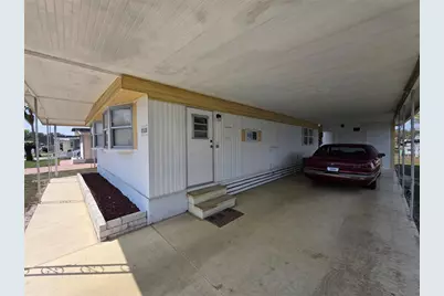 37135 Sandra Avenue, Zephyrhills, FL 33542 - Photo 2