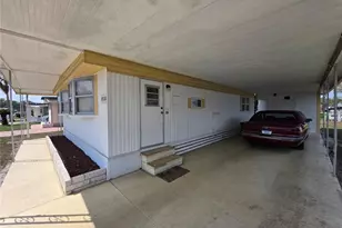 37135 Sandra Ave, Zephyrhills, FL 33542 - Photo 2