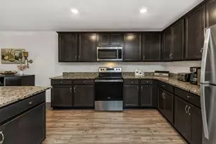 8635 Pinetop Ridge Ln, Brooksville, FL 34613 - Photo 16