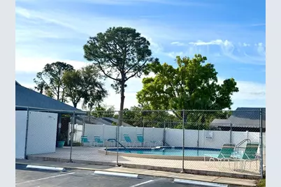 7249 Parkside Villas Drive N, Saint Petersburg, FL 33709 - Photo 18
