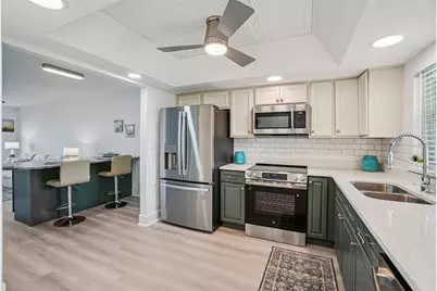 4750 Cove Circle #107, Saint Petersburg, FL 33708 - Photo 6