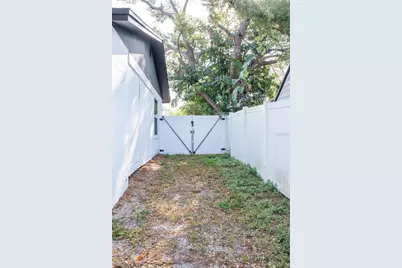 6813 S Himes Avenue, Tampa, FL 33611 - Photo 16