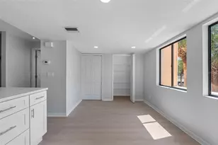 430 Sandy Hook Rd, Treasure Island, FL 33706 - Photo 14