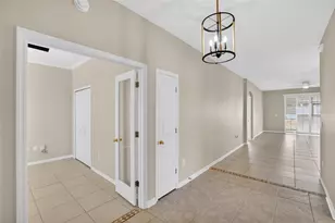 5714 Hawkgrove Pl, Lithia, FL 33547 - Photo 6