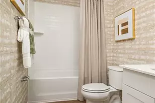 9206 Shadow Vly Ln, Zephyrhills, FL 33541 - Photo 18