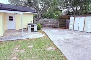 1008 Lady Guinevere Dr, Valrico, FL 33594 - Photo 40