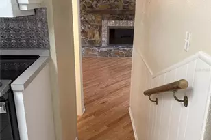 1008 Lady Guinevere Dr, Valrico, FL 33594 - Photo 10