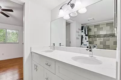 3919 Pine Limb Court, Tampa, FL 33614 - Photo 32