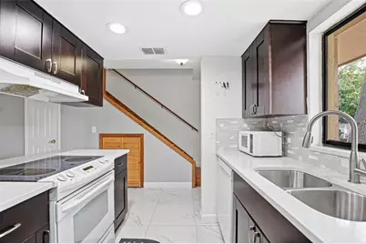3919 Pine Limb Court, Tampa, FL 33614 - Photo 10