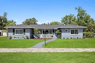 262 30th St N, Saint Petersburg, FL 33713 - Photo 1