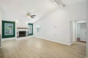 3109 Lake Valencia Ln E, Palm Harbor, FL 34684 - Photo 4