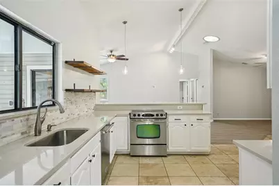 3109 Lake Valencia Ln E, Palm Harbor, FL 34684 - Photo 12