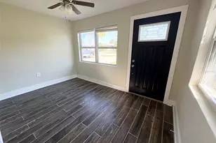 736 86th Ave N, Saint Petersburg, FL 33702 - Photo 2