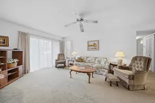 1441 Pine Glen Ln, Tarpon Springs, FL 34688 - Photo 2