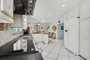 1350 Eckles Dr, Tampa, FL 33612 - Photo 12