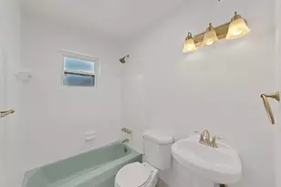 7098 Holiday Dr, Spring Hill, FL 34606 - Photo 20