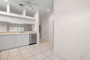 6600 100th Way N, Saint Petersburg, FL 33708 - Photo 8