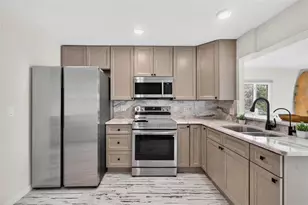 14198 89th Ave, Seminole, FL 33776 - Photo 8