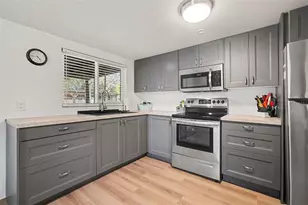 6305 S MacDill Ave, Tampa, FL 33611 - Photo 2