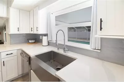 7018 Oakview Circle, Tampa, FL 33634 - Photo 8