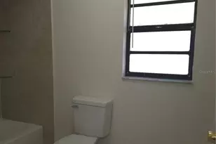 10410 N Ojus Dr, Tampa, FL 33617 - Photo 14