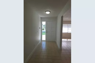 10410 N Ojus Drive, Tampa, FL 33617 - Photo 4