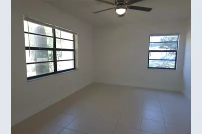 10410 N Ojus Drive, Tampa, FL 33617 - Photo 10