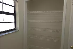 10410 N Ojus Dr, Tampa, FL 33617 - Photo 16