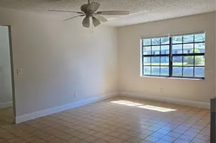 10410 N Ojus Dr, Tampa, FL 33617 - Photo 22