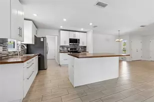 4710 Southbreeze Dr, Tampa, FL 33624 - Photo 18