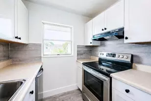 2750 E Bay Dr, Largo, FL 33771 - Photo 10