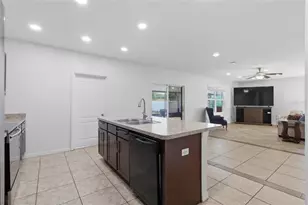 3204 Azalea Blossom Dr, Plant City, FL 33567 - Photo 8